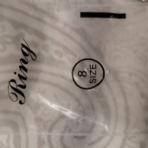 Women's size 8 cubic zirconia ring - stainless steel - Picture 5 of 5